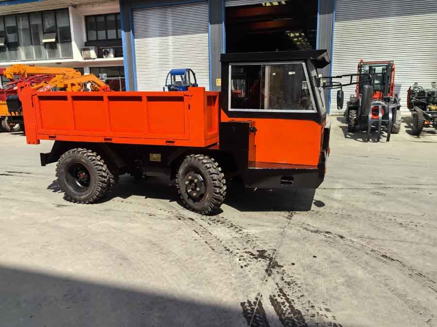 隨車挖運(yùn)輸車